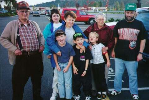 mallmob.jpg (24572 bytes)